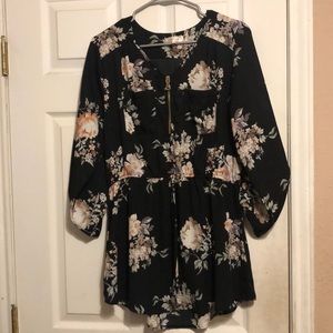 Women’s Black Floral Tunic (size XL) Stella Tweed